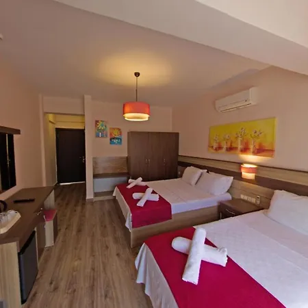 Hotel Eden Pyara